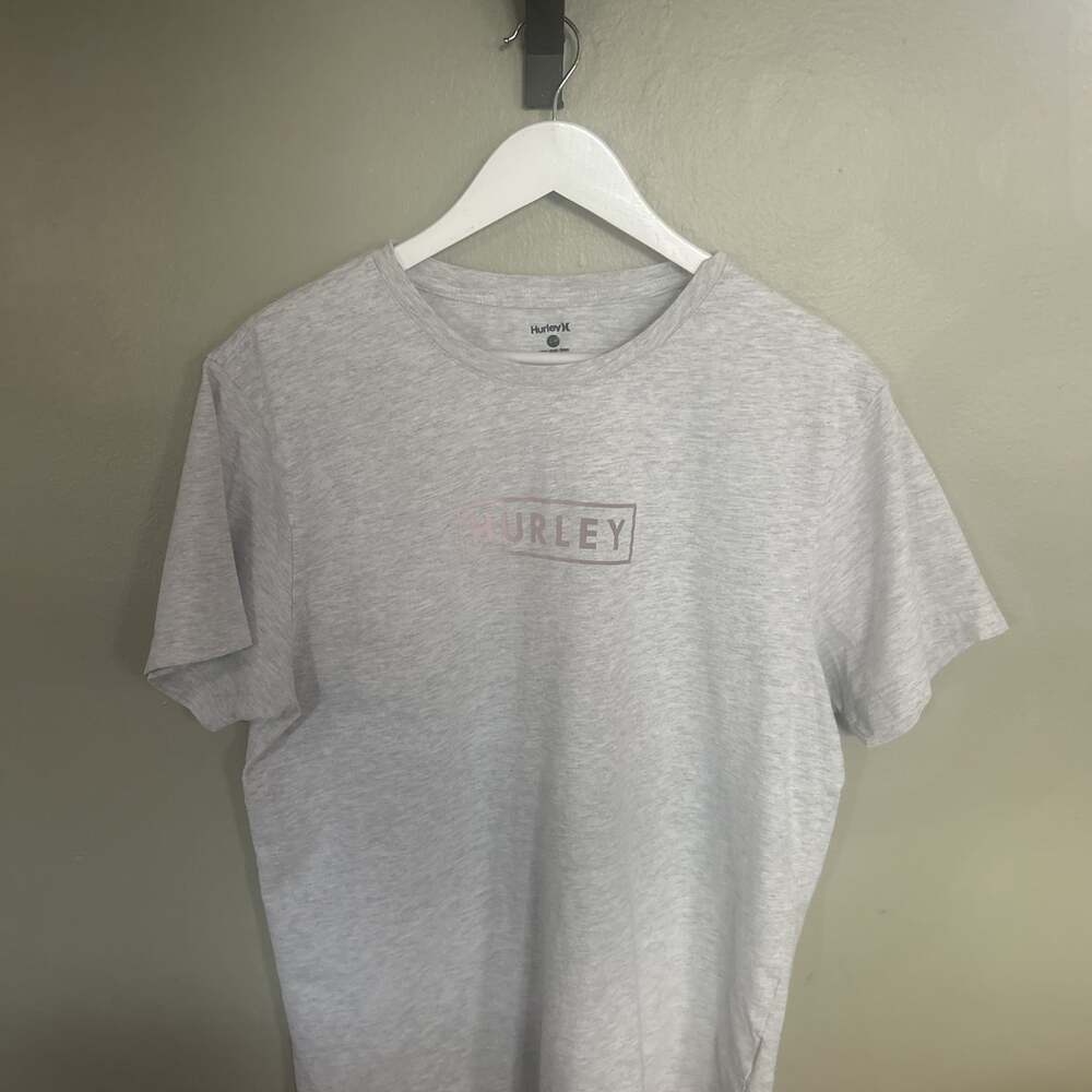 Hurley Men's Graphic Tee Boxed Logo Short Sleeve Color Light Heather Grey XL.